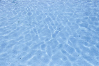 游泳池蓝色的水