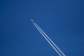 飞机天空