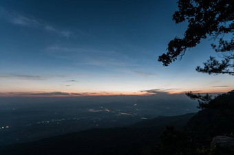 日出景观山视图