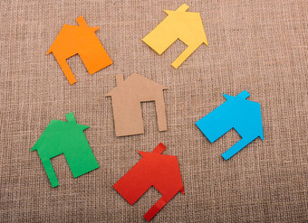 房子形状减少色彩斑斓的纸