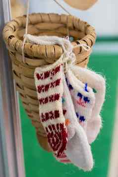 土耳其风格传统的手针织品袜子显示