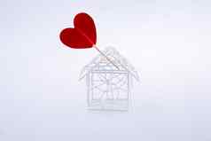 金属《连线》杂志房子模型红色的心形状