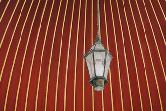 复古的电街灯使金属风格