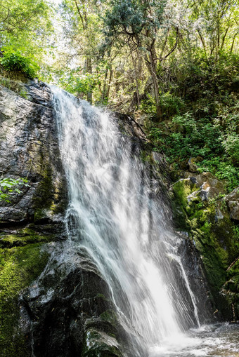 瀑布小道水晶洞穴红杉资本国家公园加州