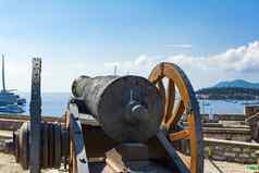 中世纪的大炮堡垒科孚岛小镇希腊