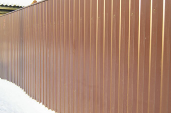 现代铝栅栏波纹面板波纹金属站棕色（的）