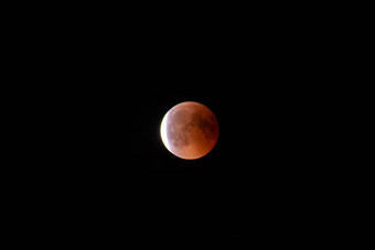 血月亮开始逃避完整的eclipse