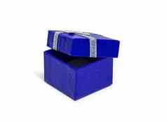 开放蓝色的礼物盒子银丝带孤立的白色背气