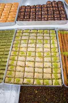 土耳其传统的果仁蜜饼沙漠市场