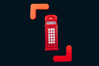 经典英国风格红色的电话展位