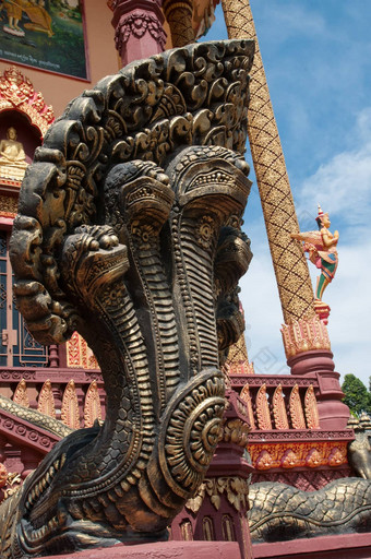 龙雕塑寺庙柬埔寨