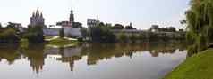 视图新圣女修道院池塘莫斯科