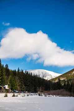 视图徒步旅行小道领导峰会Sněžka山最高捷克山冬天位于边境波兰冬天图片krkonose国家公园旅游