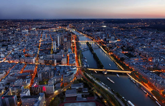 空中视图巴黎日落