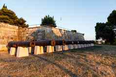 行大炮中世纪的城堡普拉伊斯特里亚克罗地亚