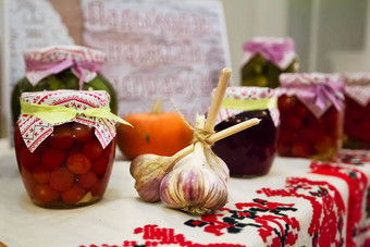 保存蔬菜罐头西红柿头大蒜白俄罗斯产品白俄罗斯毛巾国家白俄罗斯厨房