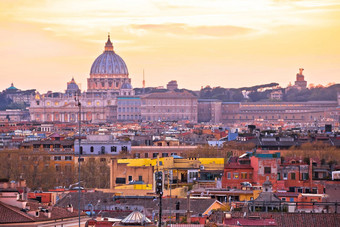 永恒的城市罗马屋顶梵蒂冈教堂圣皮特