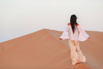 女孩沙丘沙漠曼联阿拉伯阿联酋航空公司