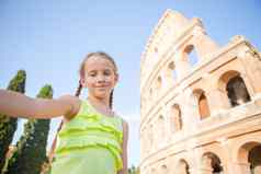 女孩使自拍背景竞技场罗马意大利孩子肖像著名的的地方欧洲