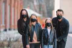 家庭穿面具保护冠状病毒抓手