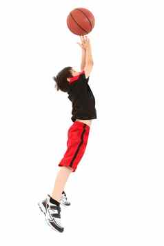 精力充沛的男孩孩子跳篮球
