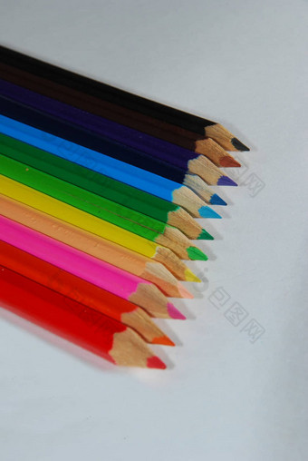 彩色的铅笔等待使用画图片