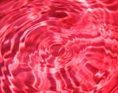 波表面红色的水