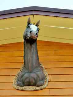 马头艺术木墙