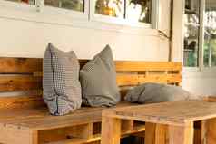 咖啡馆室内家具托盘网纹枕头