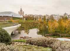 莫斯科俄罗斯zaryadye公园10月视图伟大的圆形露天剧场保留大使馆风景如画的全景视图中心莫斯科秋天