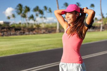 活跃的亚洲跑步者女人系头发马尾辫准备好了运行早....慢跑锻炼快乐健康的生活方式健身健康生活