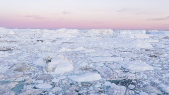 无人机照片冰山冰冰川北极自然景观格陵兰岛空中照片无人机照片冰山伊卢利萨特冰峡湾影响气候改变全球气候变暖