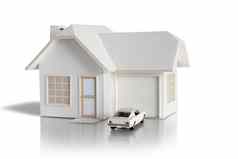房子微型车孤立的白色背景真正的房地产建设概念