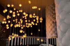 时尚的丰富的装饰房间吊灯使发光的球