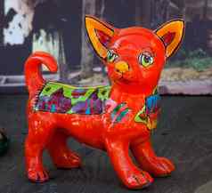 墨西哥色彩斑斓的纪念品陶瓷吉娃娃狗三迭戈卡尔福
