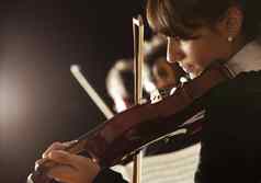 小提琴家女人玩音乐会经典音乐