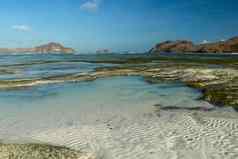海低潮创建水坑海角向龙目岛印尼小湖泊桑迪岛屿