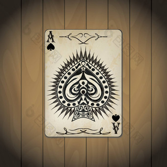 <strong>王牌</strong>黑桃扑克卡片涂漆的木背景