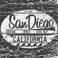 t恤印刷设计排版图形夏天向量插图徽章应用标签加州三迭戈冲浪标志