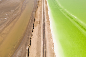 绿色生理<strong>盐水</strong>湖自然湖背景