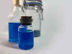 药水蓝色的液体哪里炼金术集烧瓶小玻璃瓶彩色的液体游戏角色玩魔法药水软木塞塞拉普瓶药水颜色瓶
