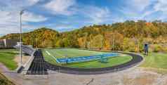 高学校美国足球场运行跟踪秋天颜色