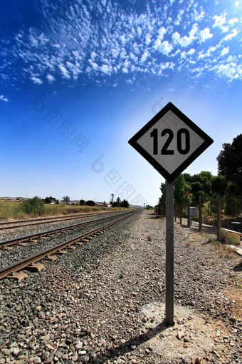 速度标志有限的小时火车跟踪