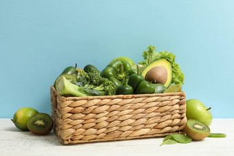 篮子蔬菜水果蓝色的背景