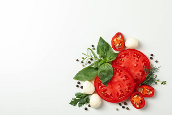 番茄香料白色背景前视图