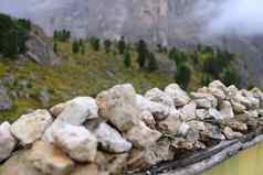 桩石头折叠整齐旅游夏天多雾的一天放松旅游穿越山