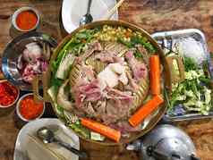泰国烧烤自助餐猪肉肉蔬菜