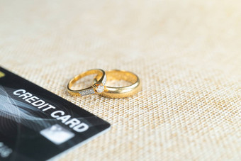 黄金婚礼环信贷卡片支付成本信贷