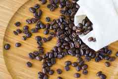 黑色的咖啡豆子卡布奇诺咖啡美国