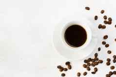 咖啡表示杯白色背景咖啡豆子黑色的咖啡